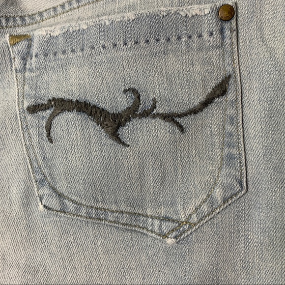 Gold Sign- Light Wash Cut Off Denim Shorts size 31 - Picture 9 of 13